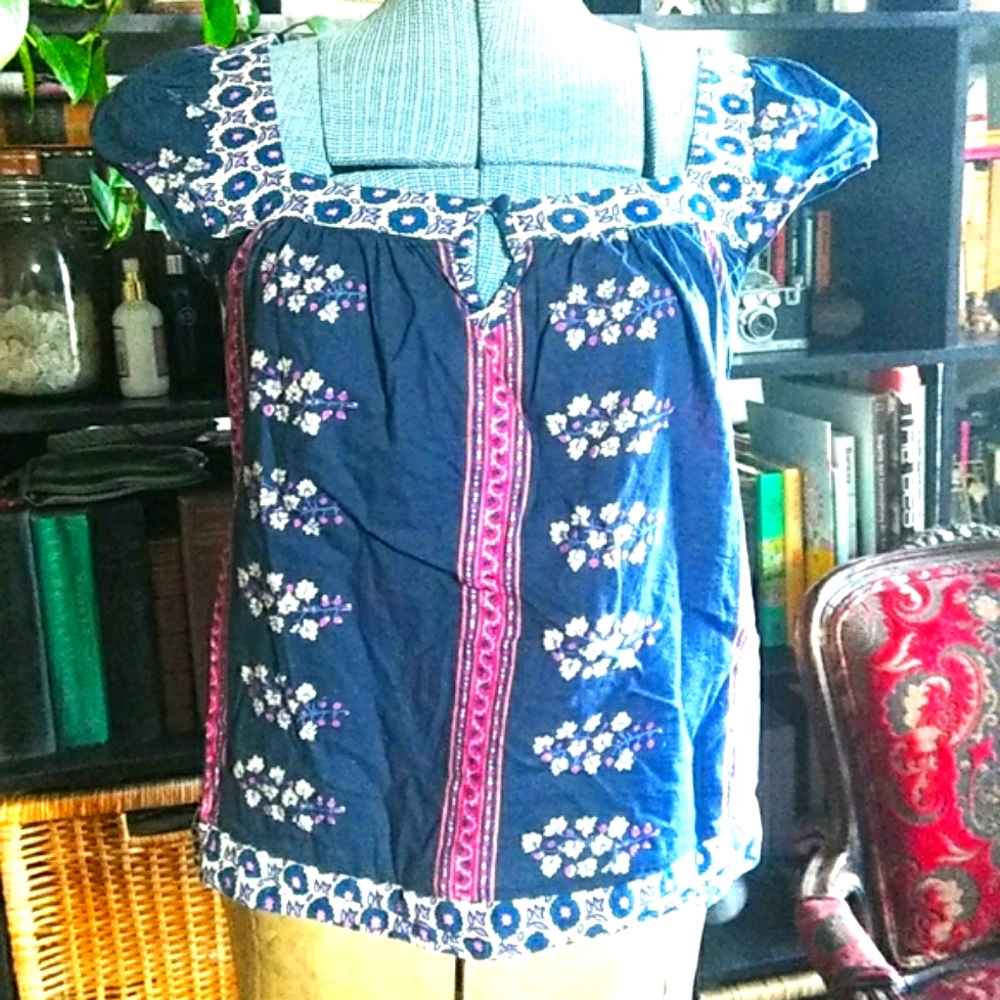 Blue with pink/cream print cap sleeve top, size M